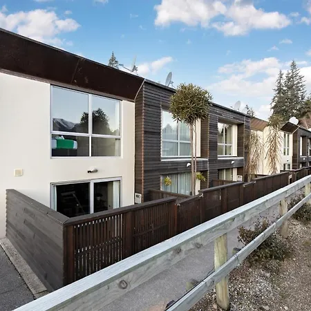 Central Wanaka Villa Exterior photo